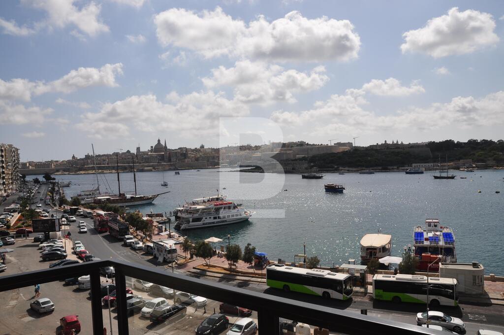 3 bed Apartment for rent - Image 1