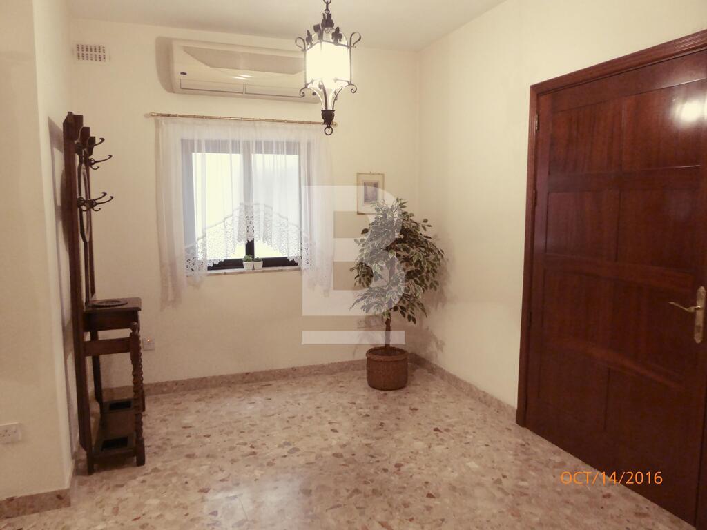 P_003507_E._1_ENTRANCE_HALL_(1).