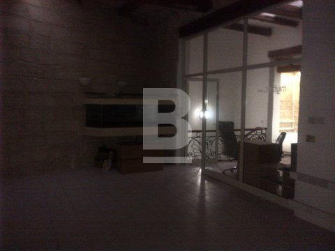 School for rent - Image 1