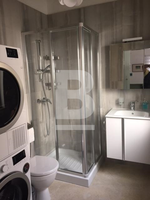 P_005999_shower_with_wm_and_td.J