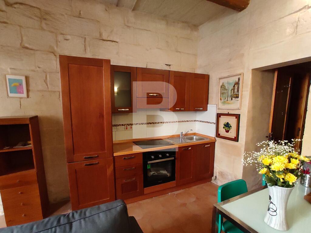 P_007555_Kitchen_and_dining_at_4