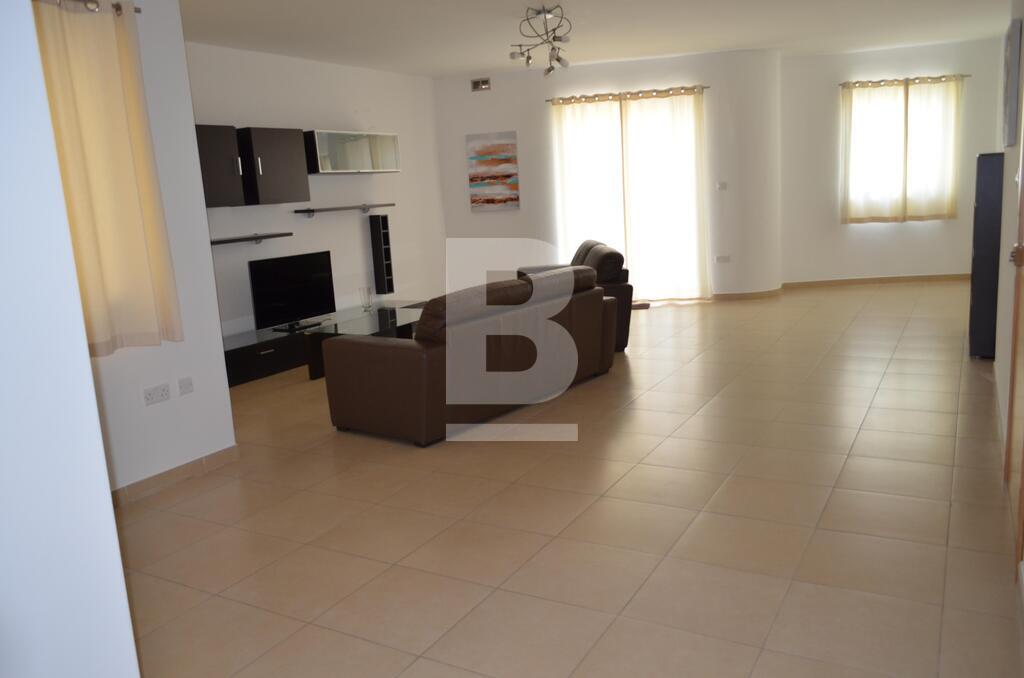 P_011499_A6_sitting_room_2.JPG