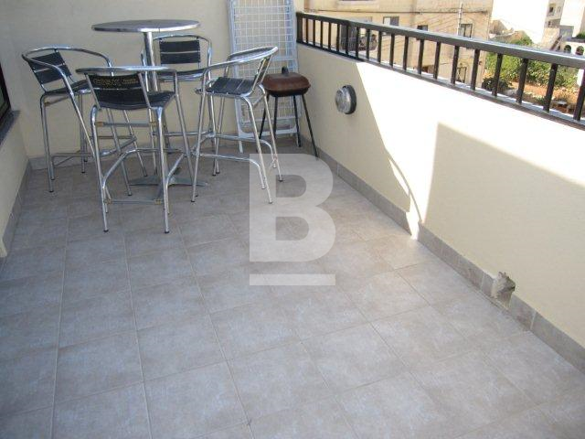 2 bed Penthouse for rent - Image 1