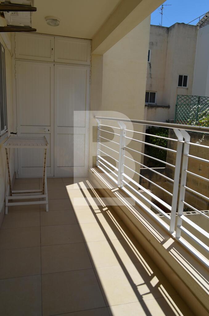 P_014863_A7_back_terrace_with_wa