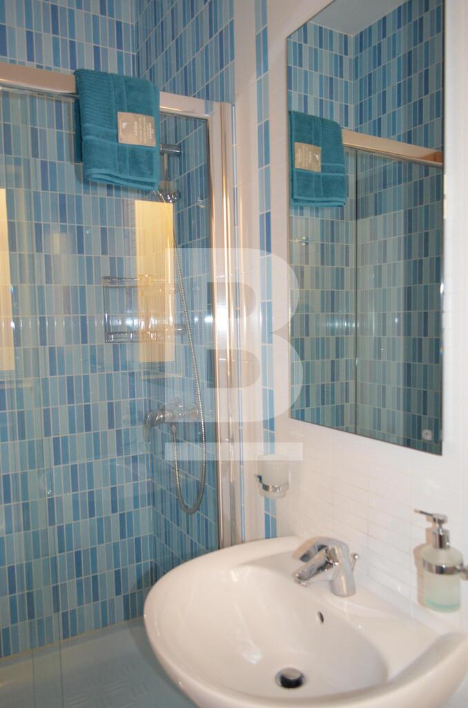 P_014863_A7_main_bedroom_ensuite