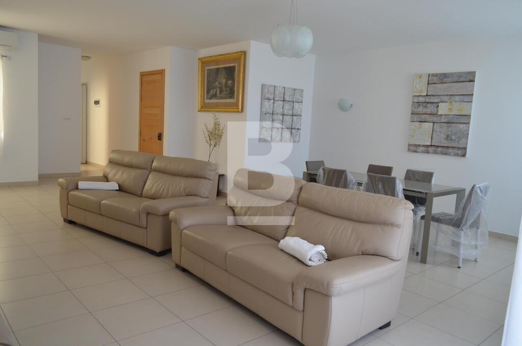 3 bed Apartment for rent - Image 1