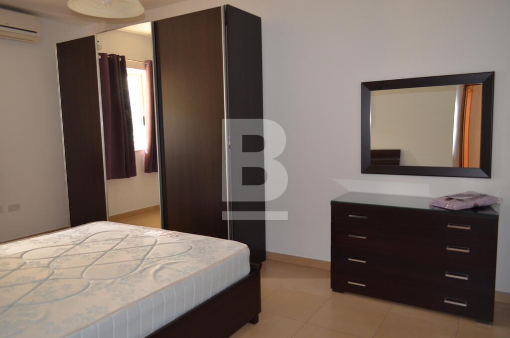 P_014864_P8_main_bedroom_2.JPG