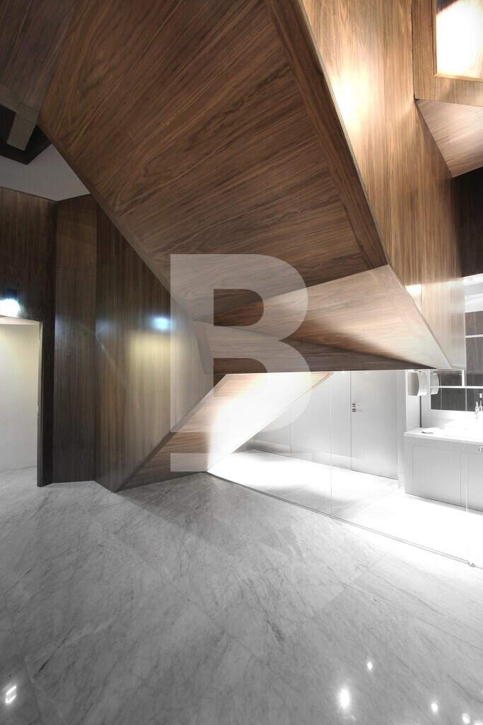 P_015188_CORRIDOR.jpg