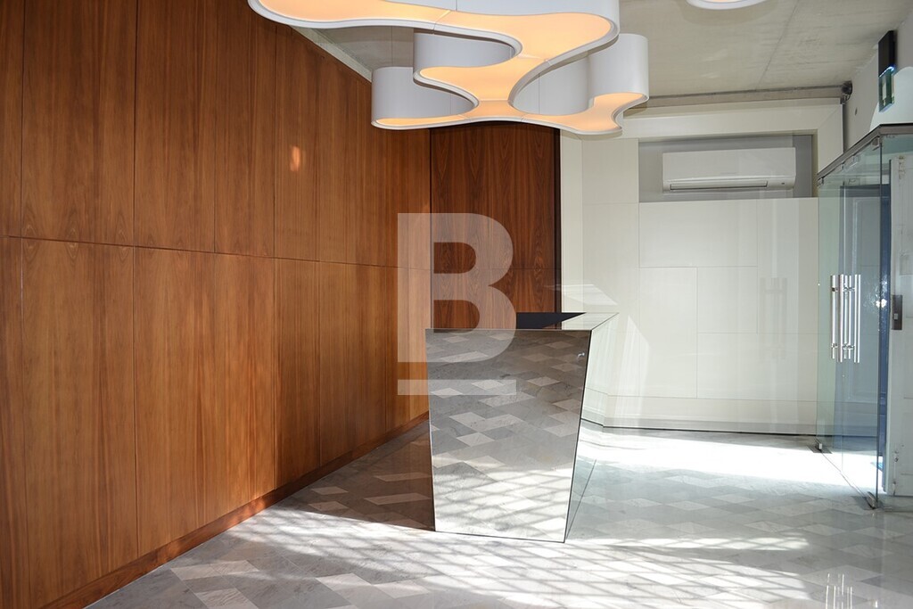 P_015188_CORRIDOR1.jpg