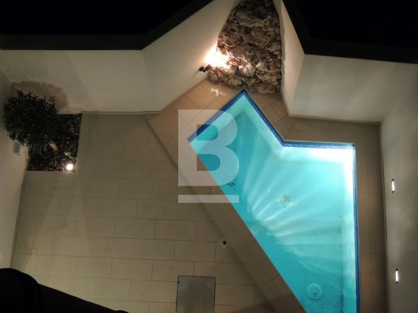 6 bed Houses of Character for rent - Image 1