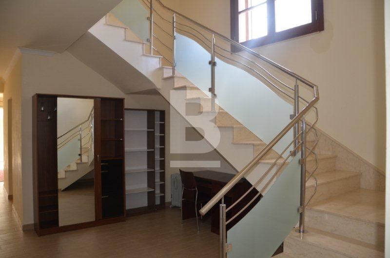 P_017516_Under_the_Stairs_Sectio