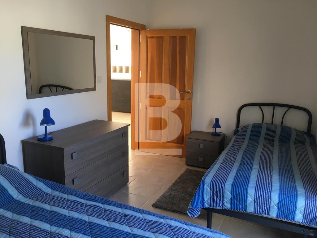 P_019308_Spare_Bedroom_-_.JPG