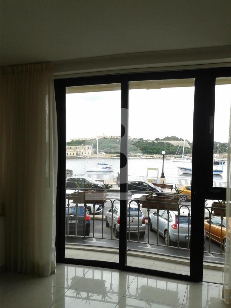 3 bed Apartment for rent - Image 1