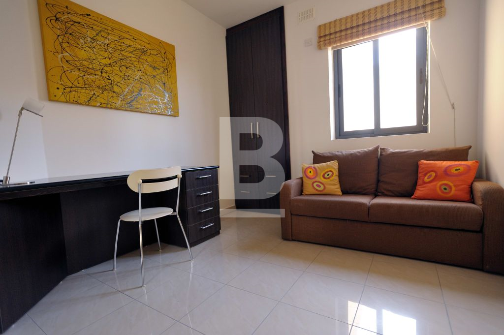 P_022319_Study_with_sofa_bed_(Se
