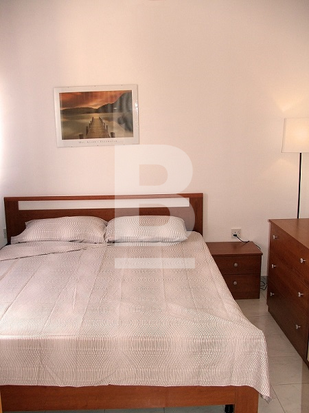 P_131326_Middle_1_-_Bedroom_-_Co
