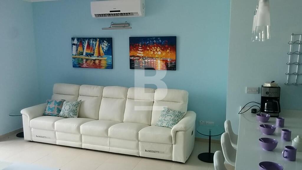 P_022603_C_-5_seater_sofa.jpg