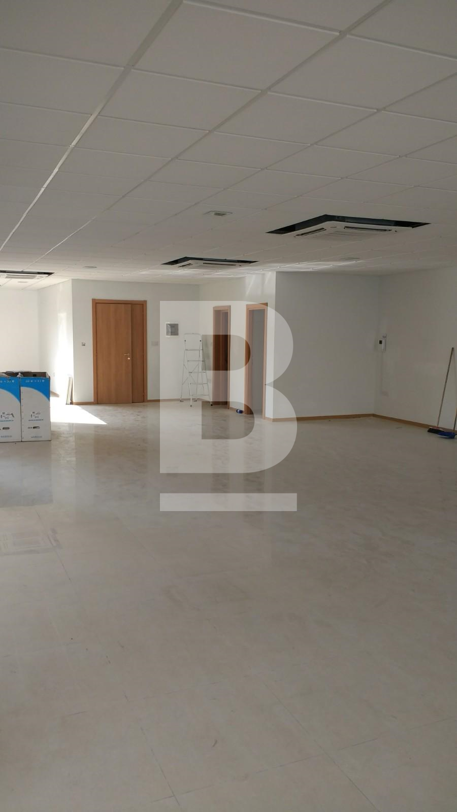 Office for rent - Image 1