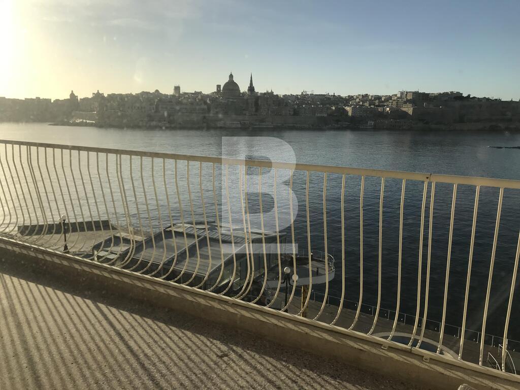 3 bed Apartment for rent - Image 1