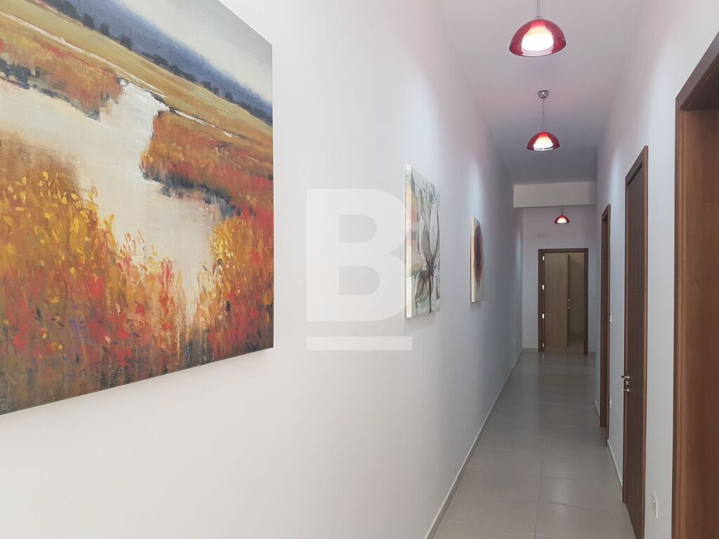 P_023994_Corridor.jpg