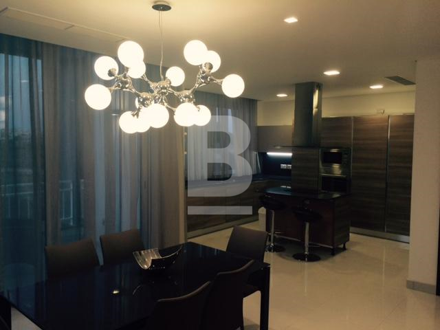 P_130808_Dinning_-_Kitchen_Area_