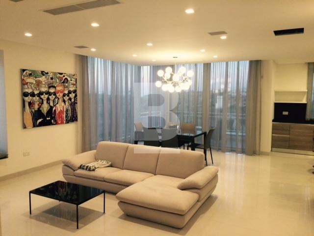 P_130808_Dinning_-_Living_Area.j