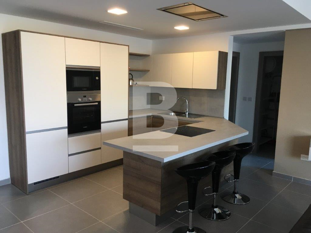 P_131879_6_Kitchen_Breakfast_are