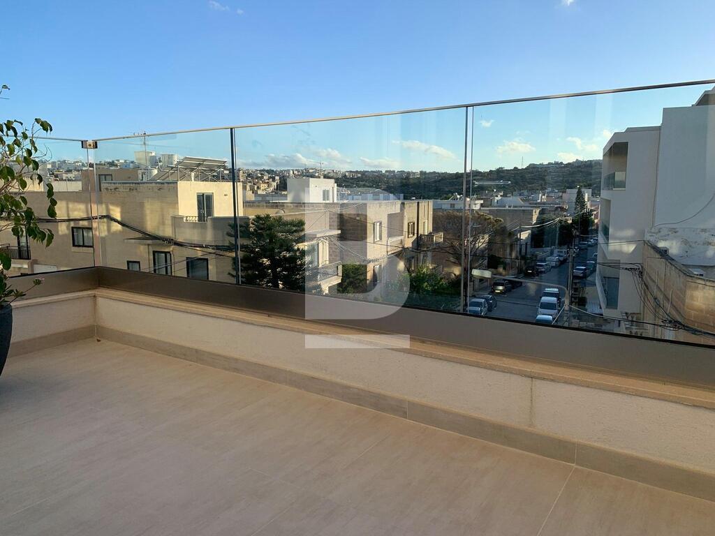 P_134813_No_7_terrace_2.jpg