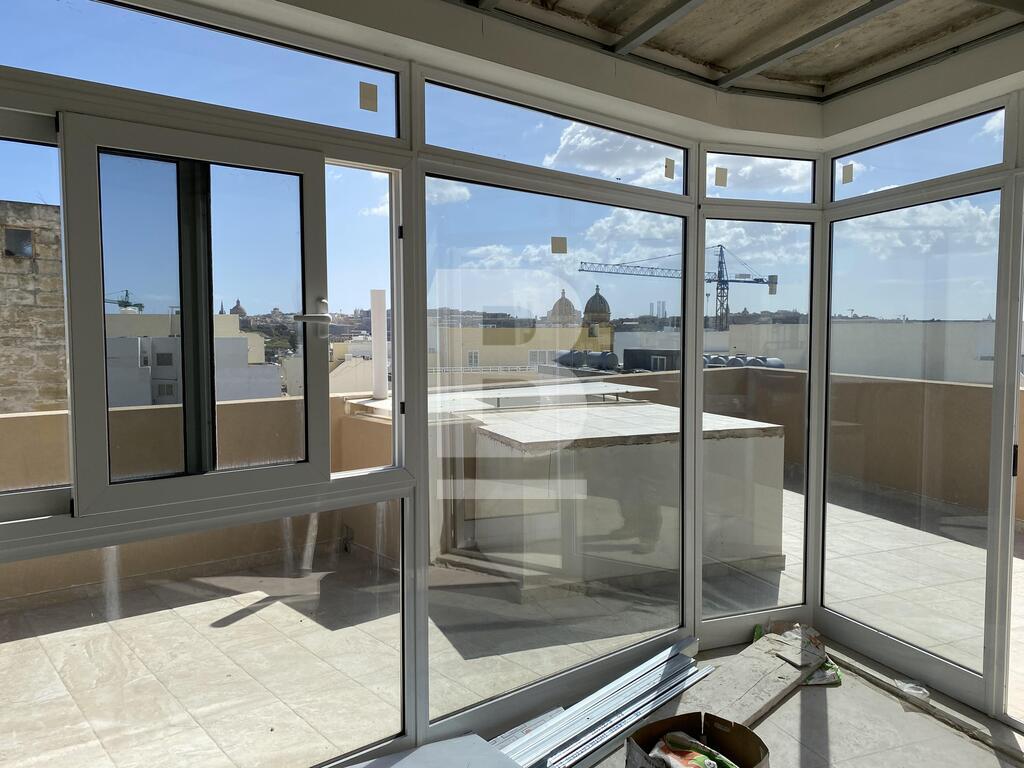 2 bed Penthouse for rent - Image 1