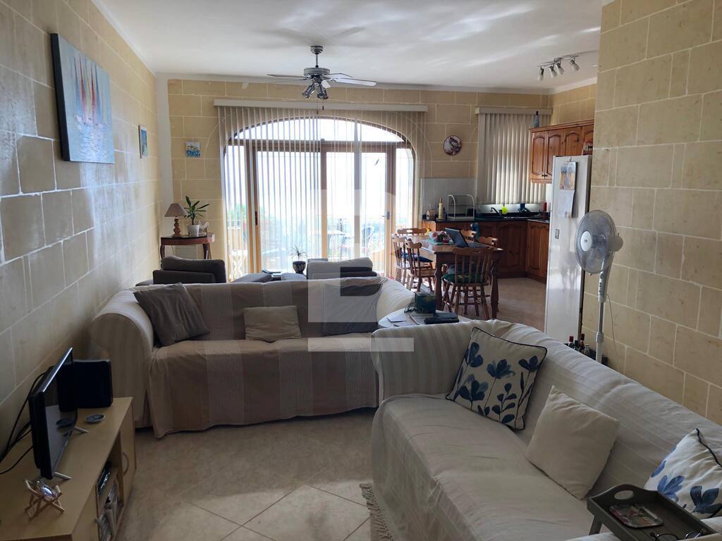 3 bed Apartment for rent - Image 1