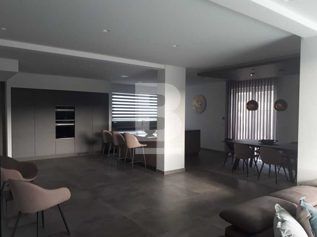 4 bed Villa for rent - Image 1
