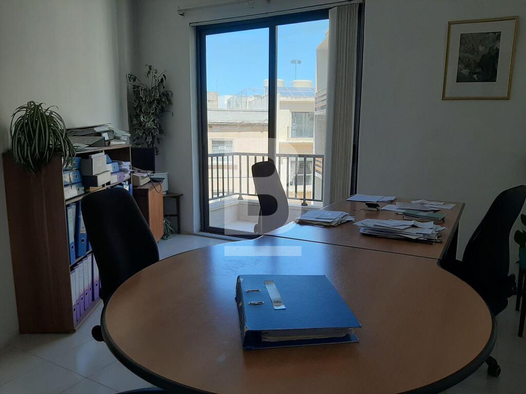 Office for rent - Image 1