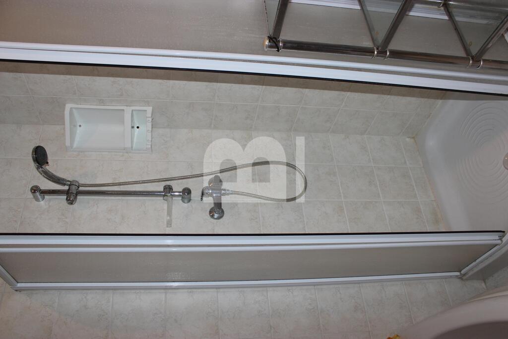 P_136165_3._Master_en-suites_(2)