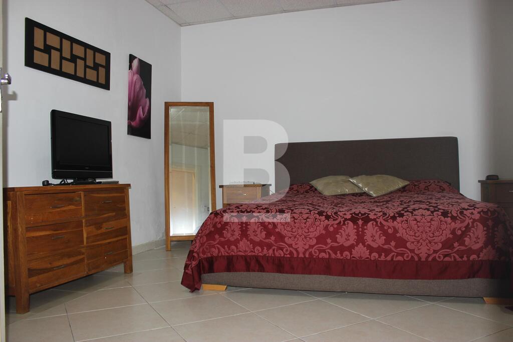 P_136165_2._Master_Bedroom_(1).J