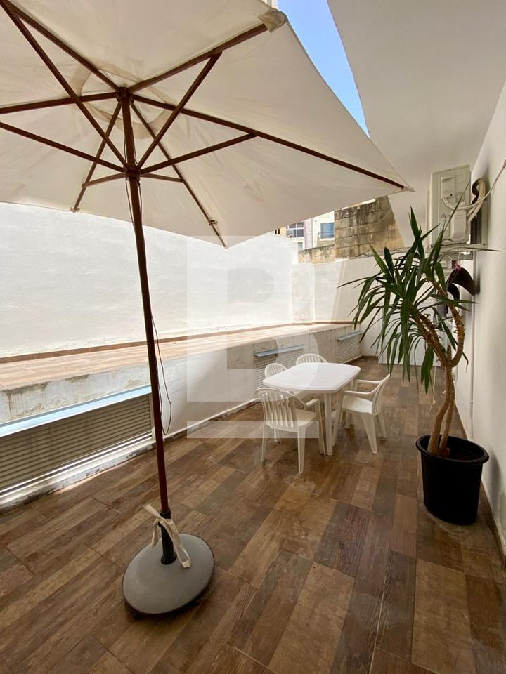 3 bed Maisonette for rent - Image 1