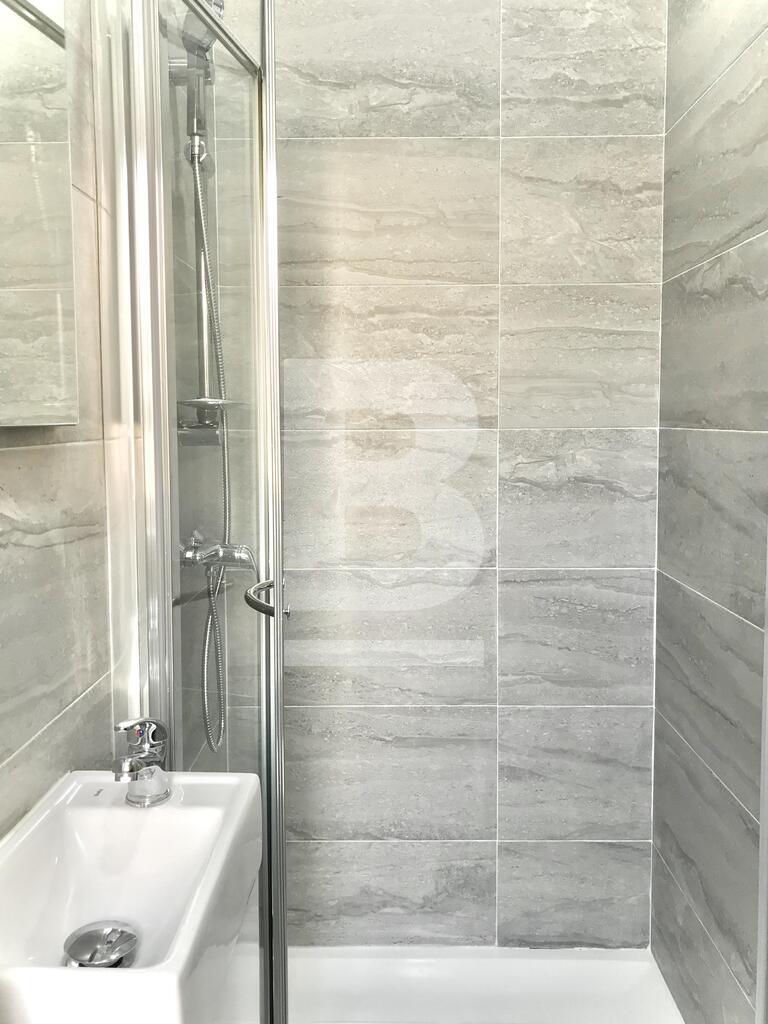 P_136470_5._Main_Ensuite_(1).jpg