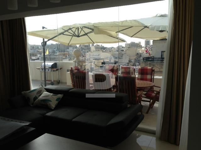 P_301375_Penthouse_Living_Area_t