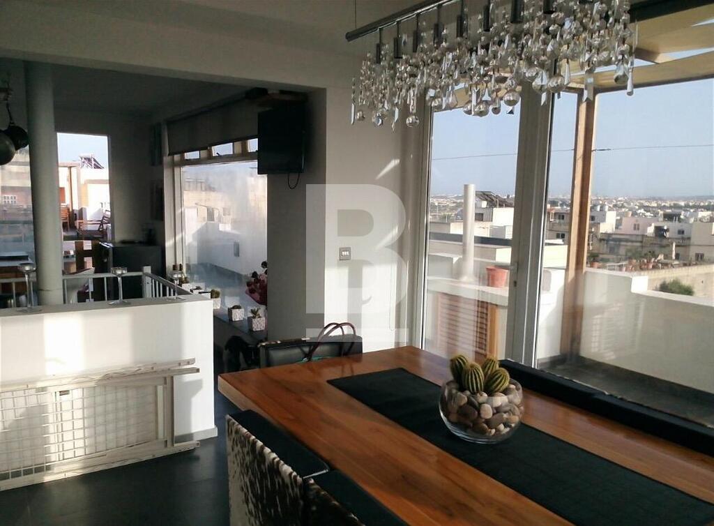 3 bed Maisonette for rent - Image 1
