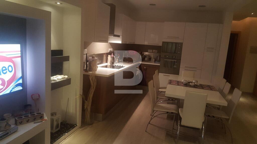 P_302945_kitchen_-_dining_2.jpg