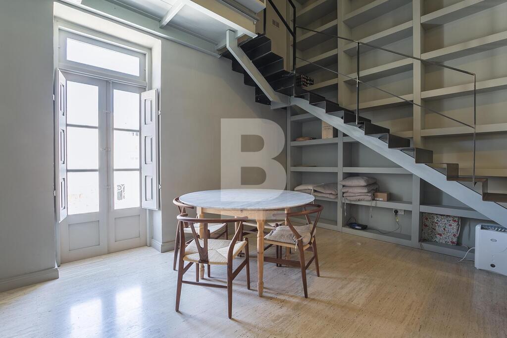 P_023443_5_Dining_to_staircase.j