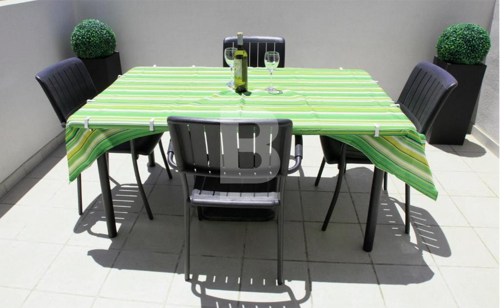 P_305530_Outdoor_Dining_Area.jpg