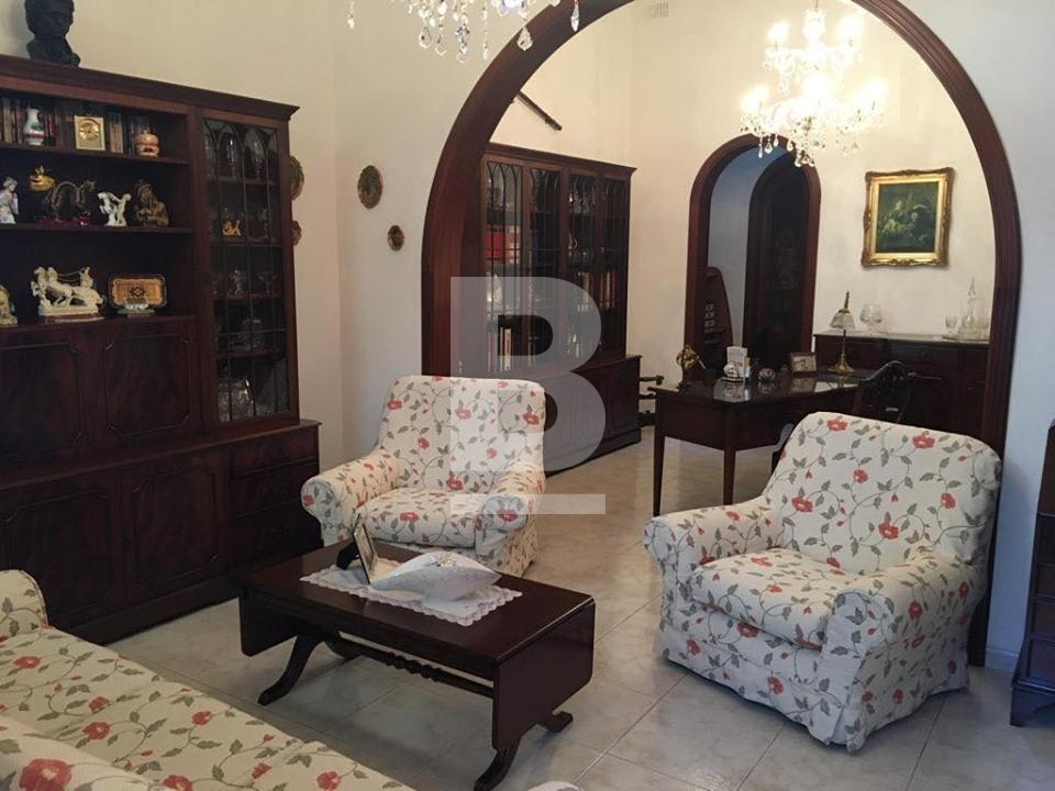 P_305698_5th_bedroom_or_receptio