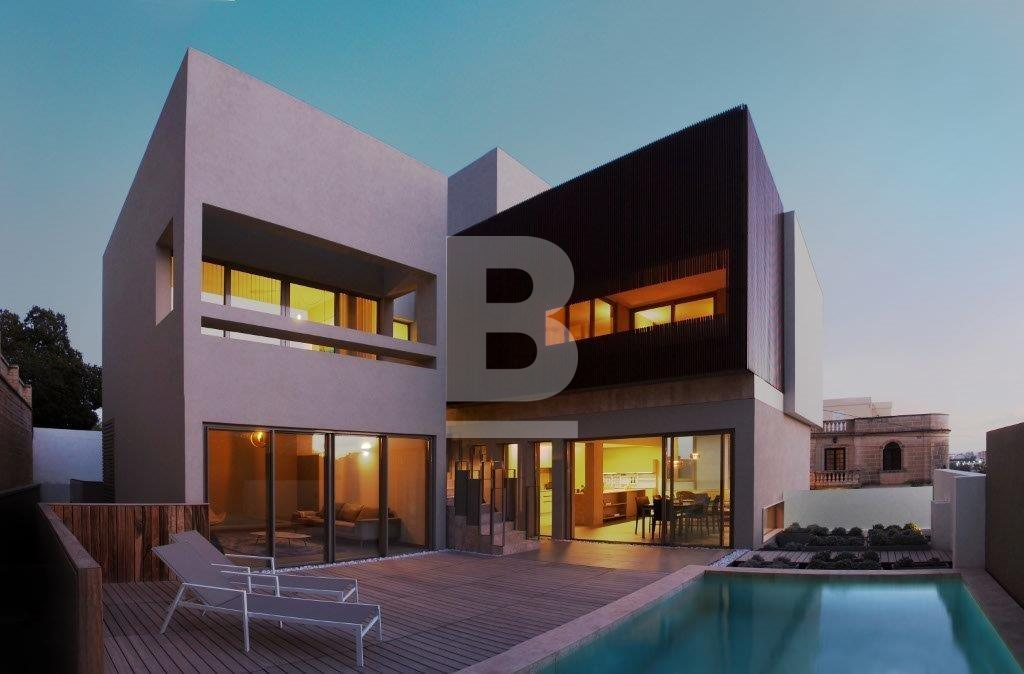 4 bed Villa for rent - Image 1