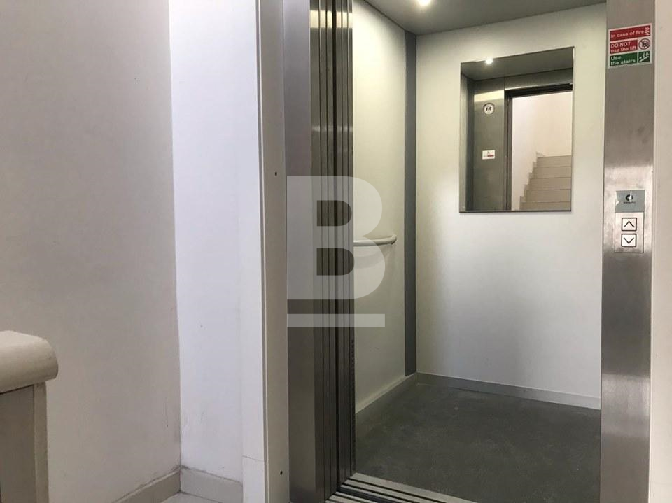 P_305870_Lift_Foyer_2nd_floor.jp