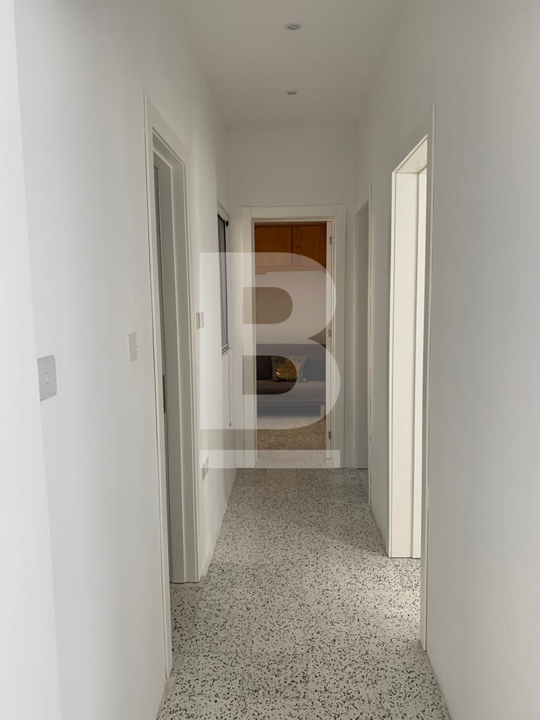 P_306221_CORRIDOR.JPG