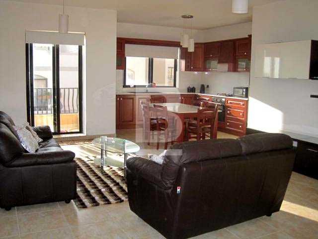 3 bed Apartment for rent - Image 1