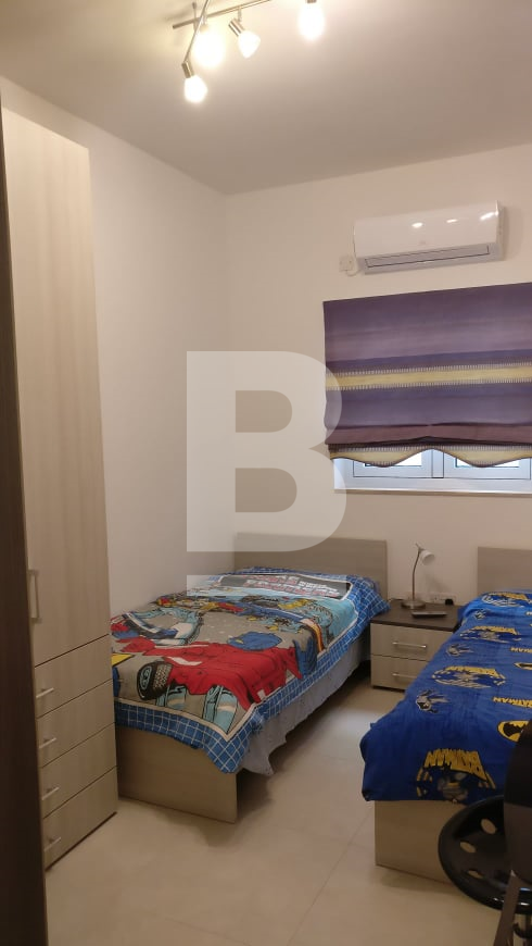 P_306324_flat_1_double_bed.jpg