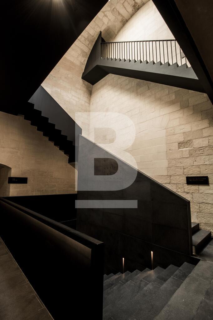 P_306340_Hotel_Main_Stairs_1st_a