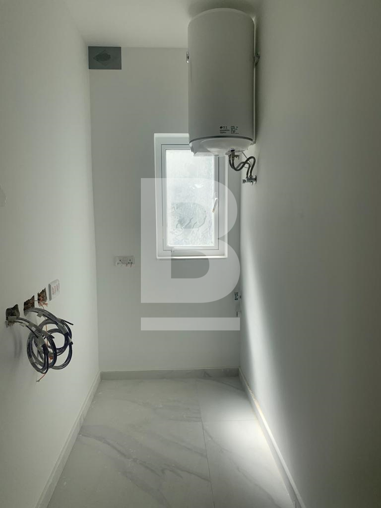 P_306495_BOX_ROOM_-_Copy.JPG