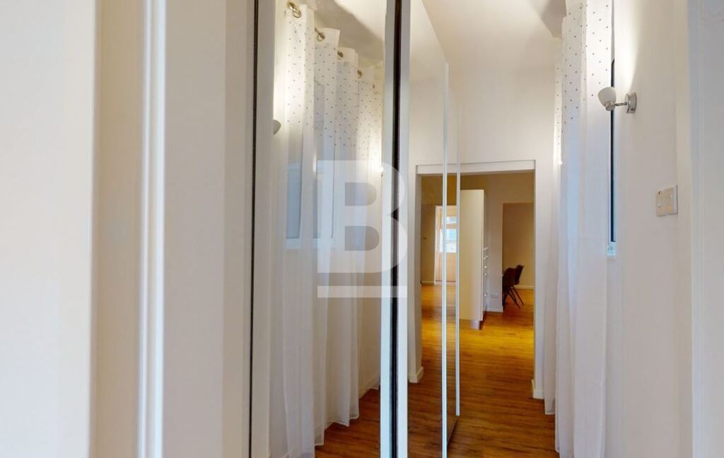 P_306627_CORRIDOR_B.JPG