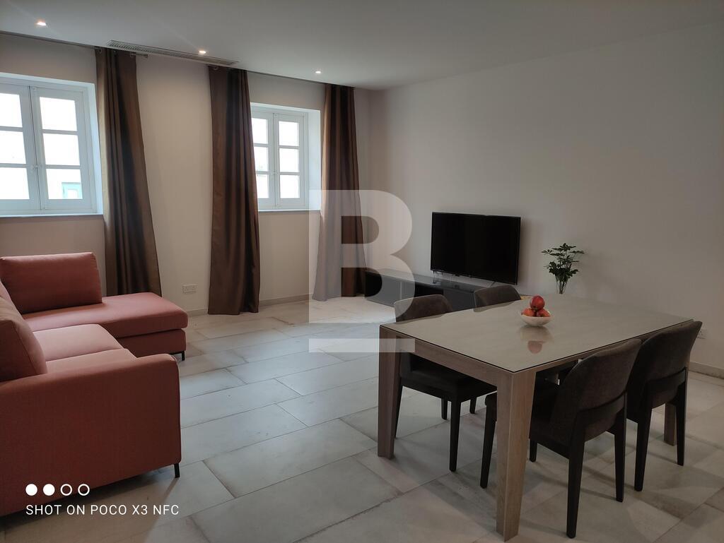 P_307184_Kitchen_Living_Area_sma